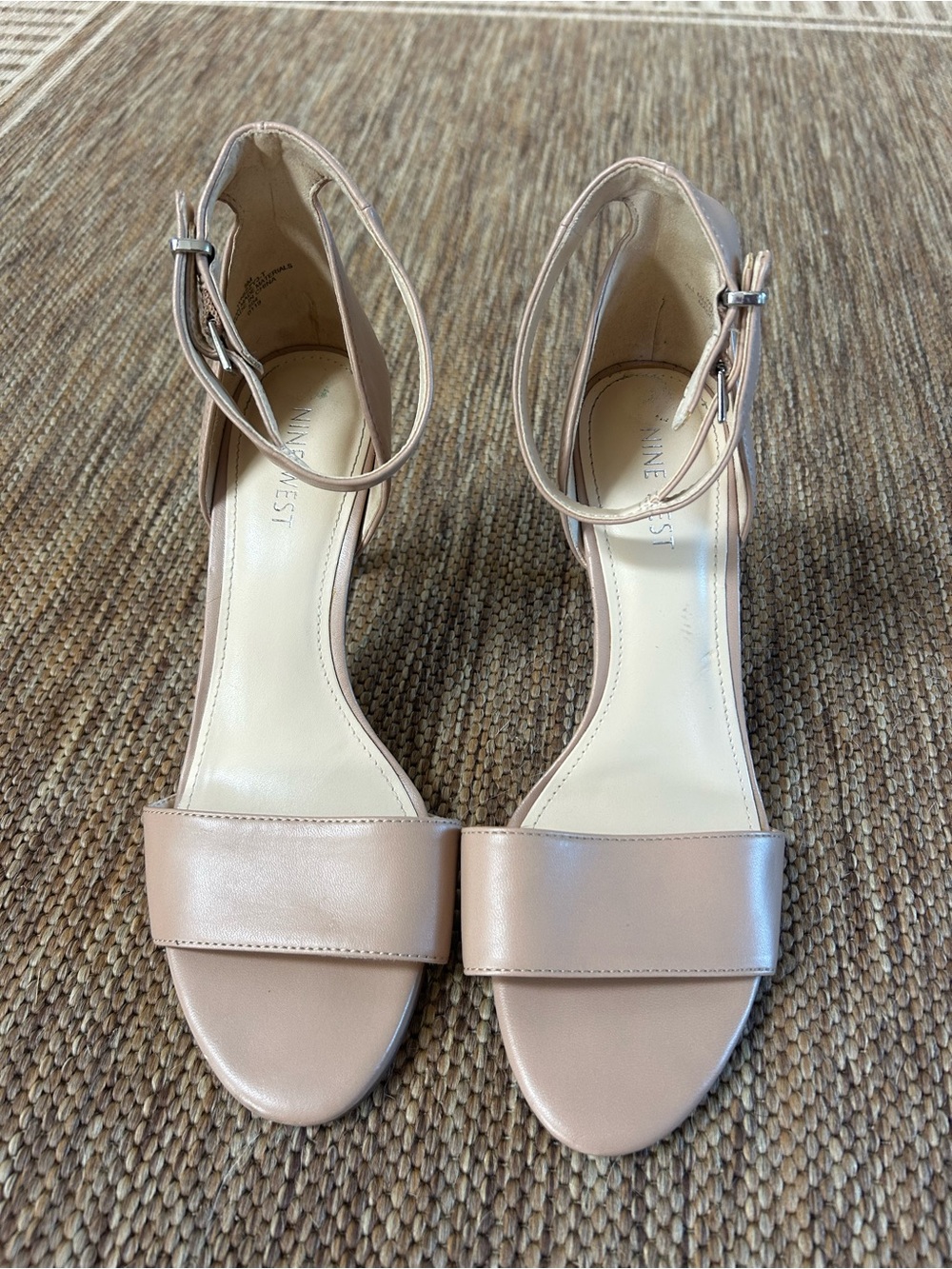 Nine West nude strappy heels | size 8